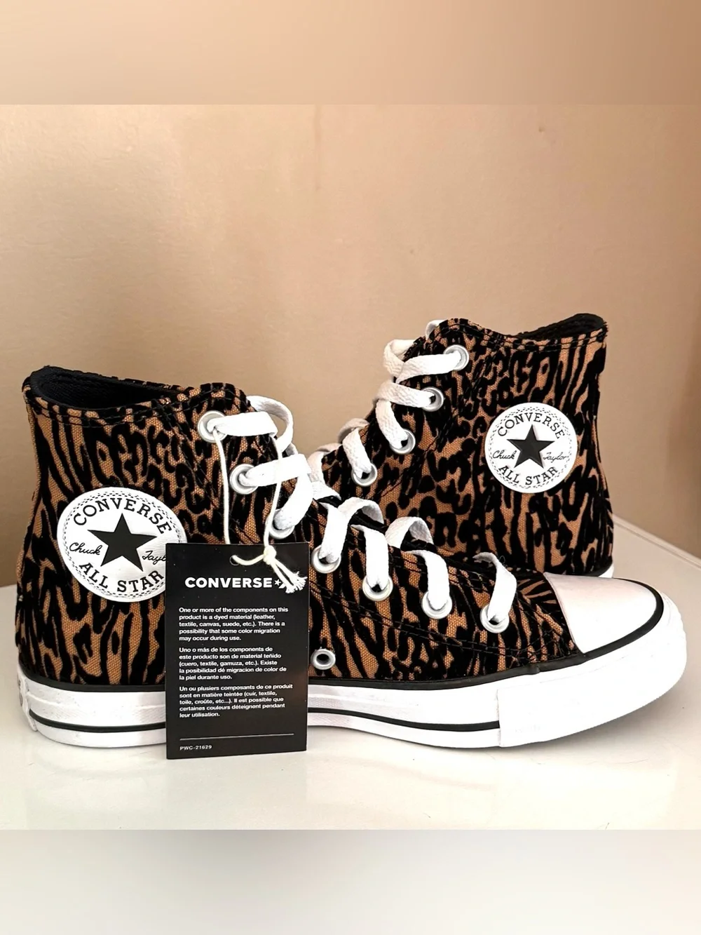 CONVERSE CHUCK TAYLOR ALL STAR WOMEN'S 6 MEN'S 4 LEOPARD PRINT HIGH TOPS NWB - Picture 4 of 8